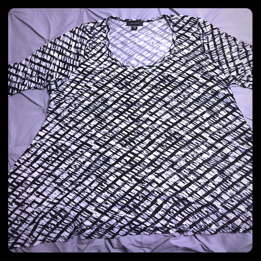 Karen Kane shark bite hem blouse